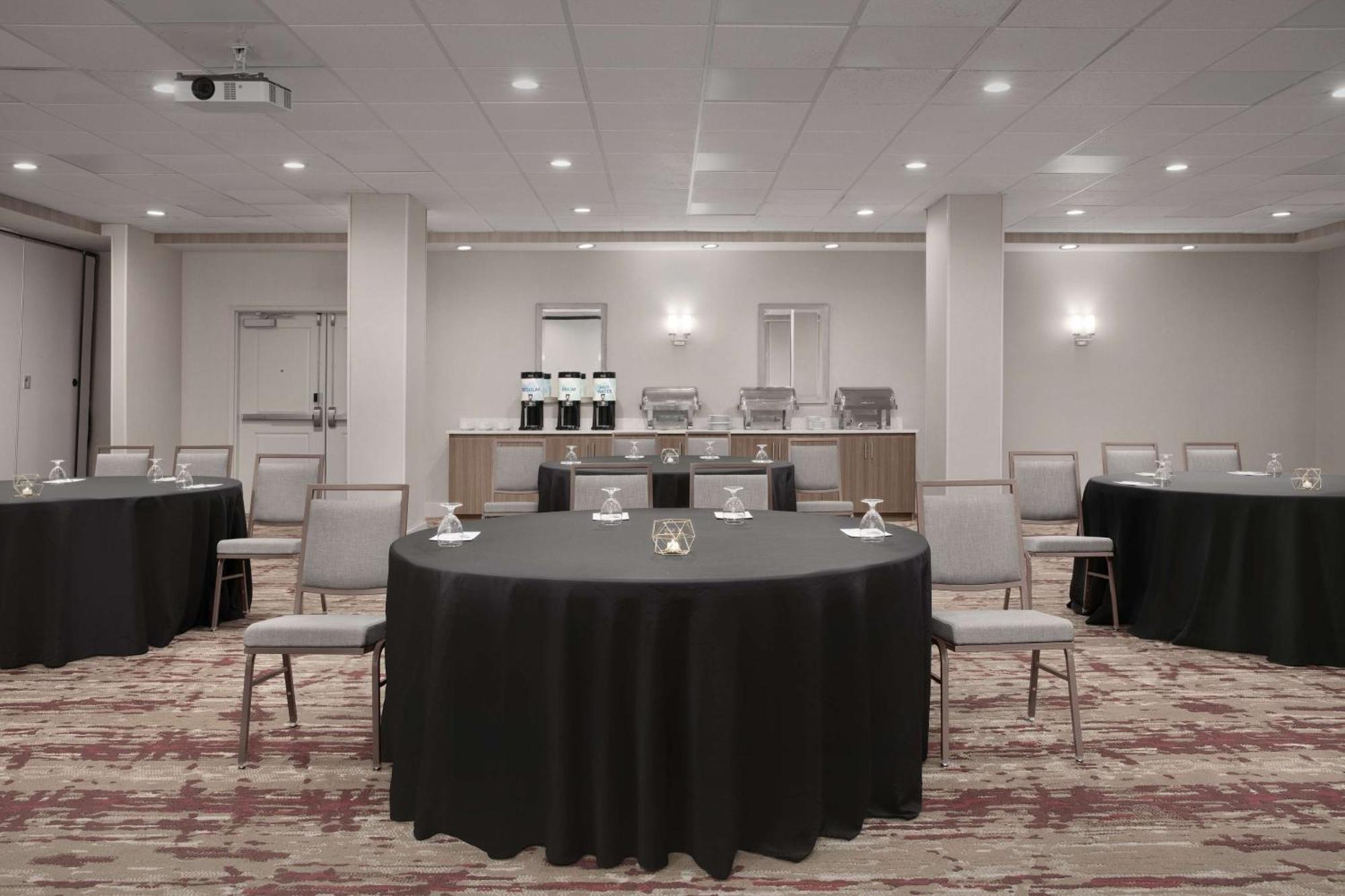 Hilton Garden Inn Philadelphia-Fort Washington Extérieur photo