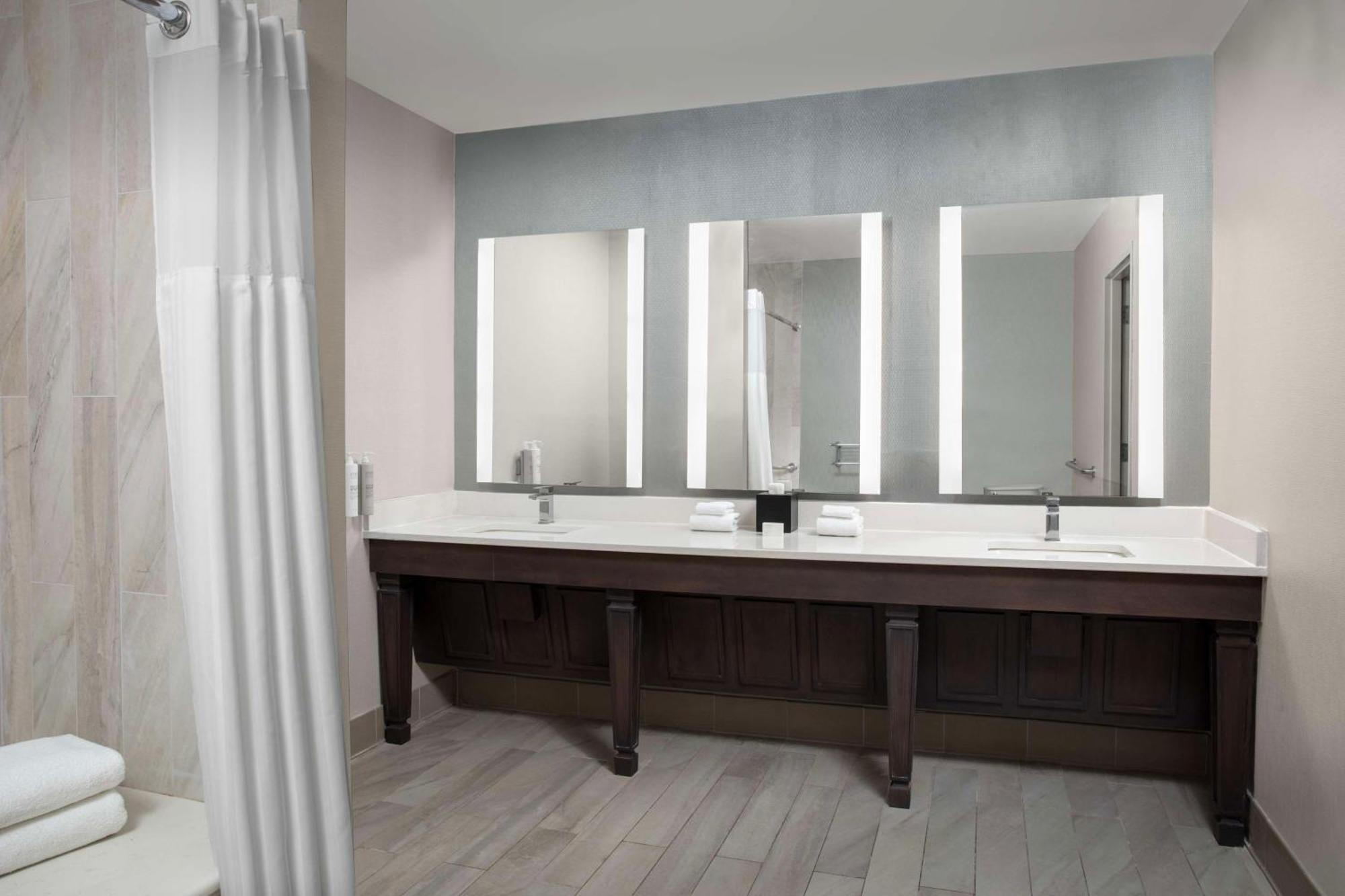 Hilton Garden Inn Philadelphia-Fort Washington Extérieur photo