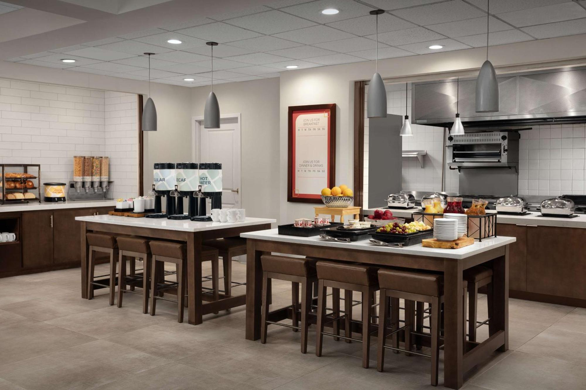 Hilton Garden Inn Philadelphia-Fort Washington Extérieur photo
