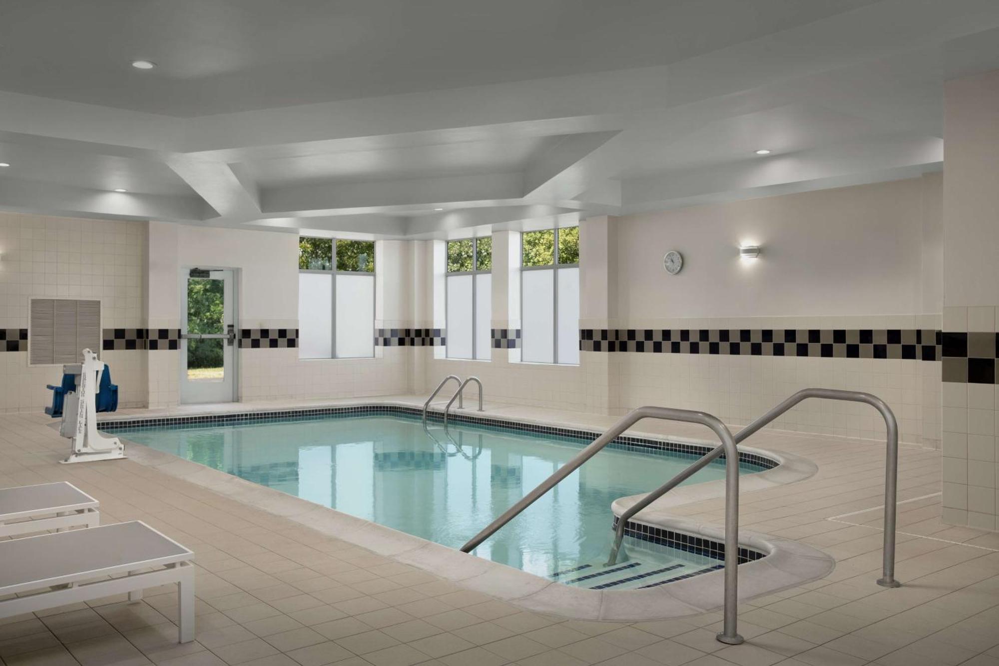 Hilton Garden Inn Philadelphia-Fort Washington Extérieur photo